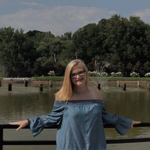 Meet your Posher, Emily